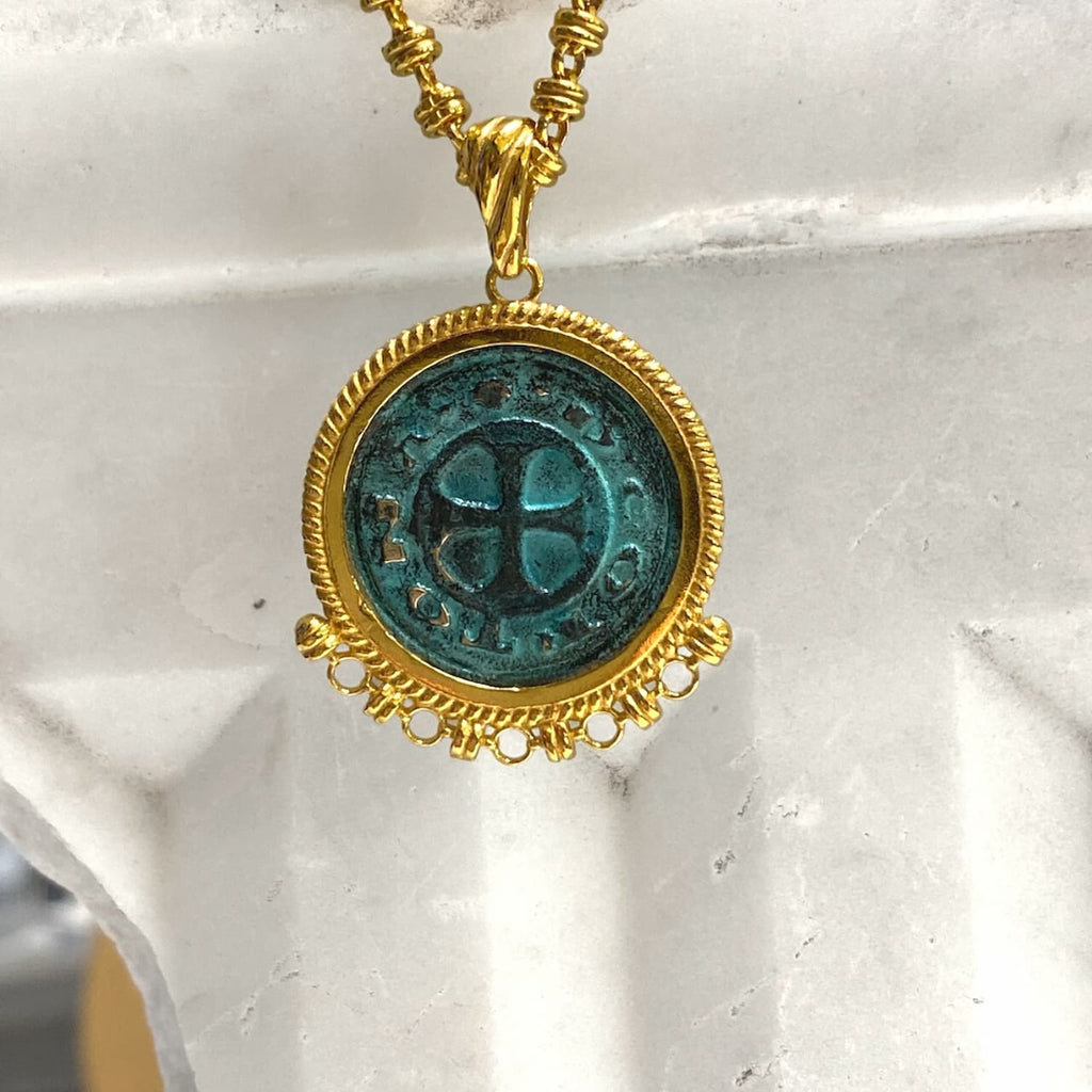 Pendente Demi in Oro con Moneta Cortonese in Patina Verde