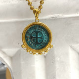 Pendente Demi in Oro con Moneta Cortonese in Patina Verde
