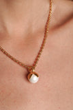 Pendente Magnolia in Oro con Madreperla