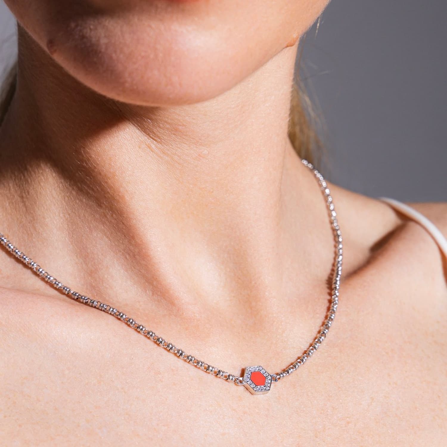 Collana Deco in Rodio con Rosso, Corallo & Pavé