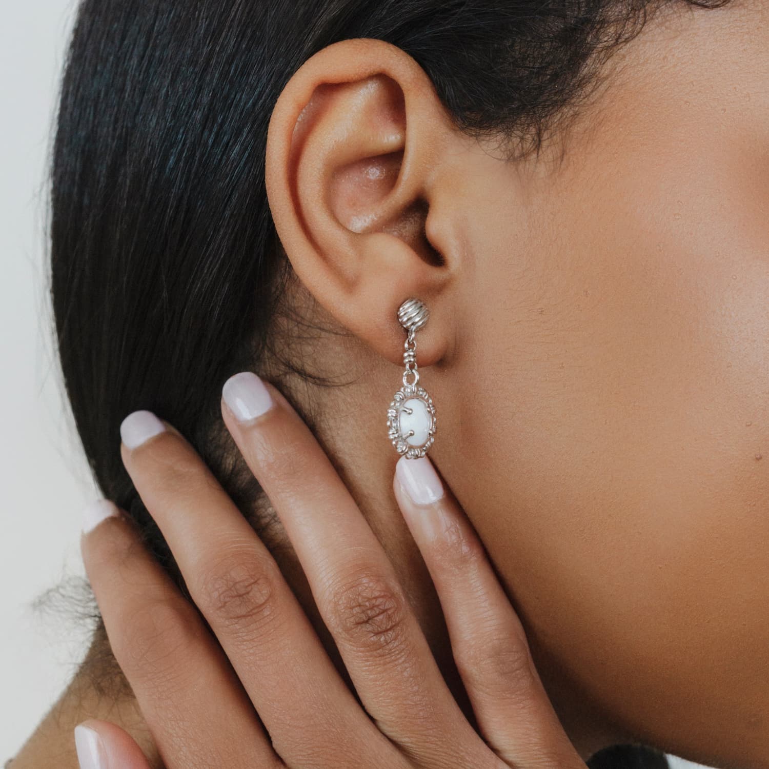 Orecchini Gemma in Rodio con Agata Bianca