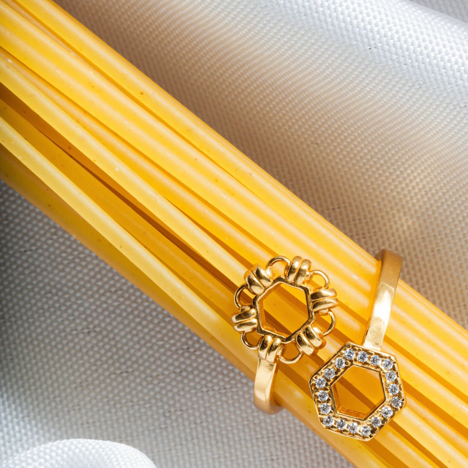 Anello Deco Statement in Oro con Pavé