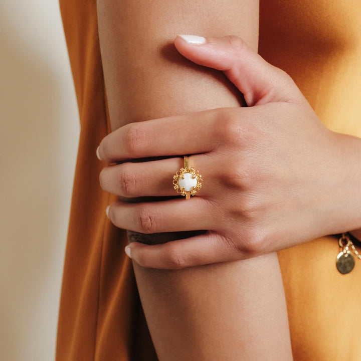 Anello Gemma in Oro con Agata Bianca