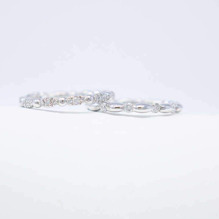 Anello Whisper in Oro Bianco 14k con Cluster di Diamanti