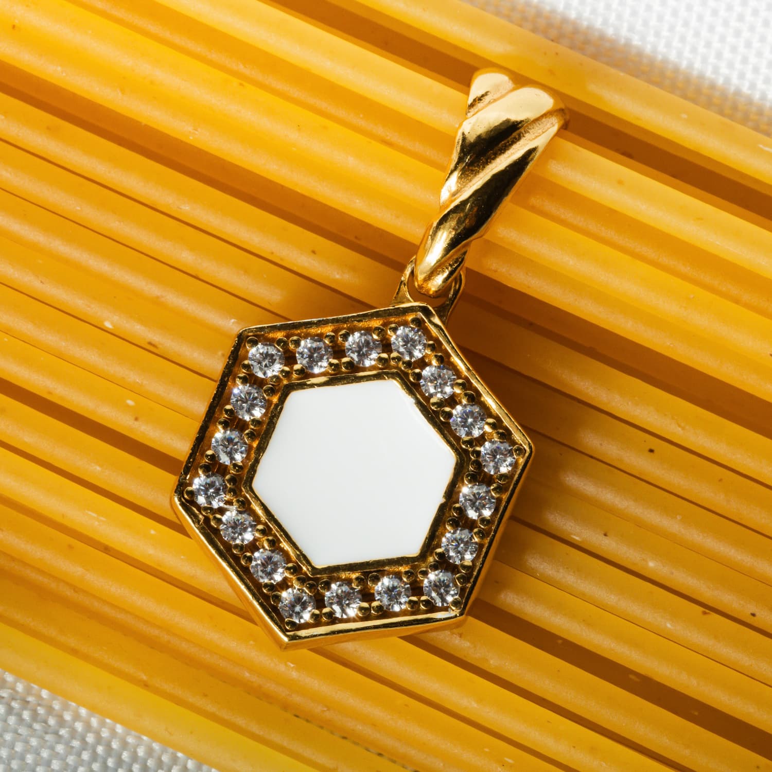 Pendente Deco in Oro con Verde, Bianco & Pavé
