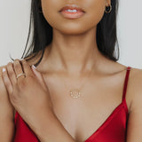 Collana Whisper in Oro Giallo con Cluster di Diamanti