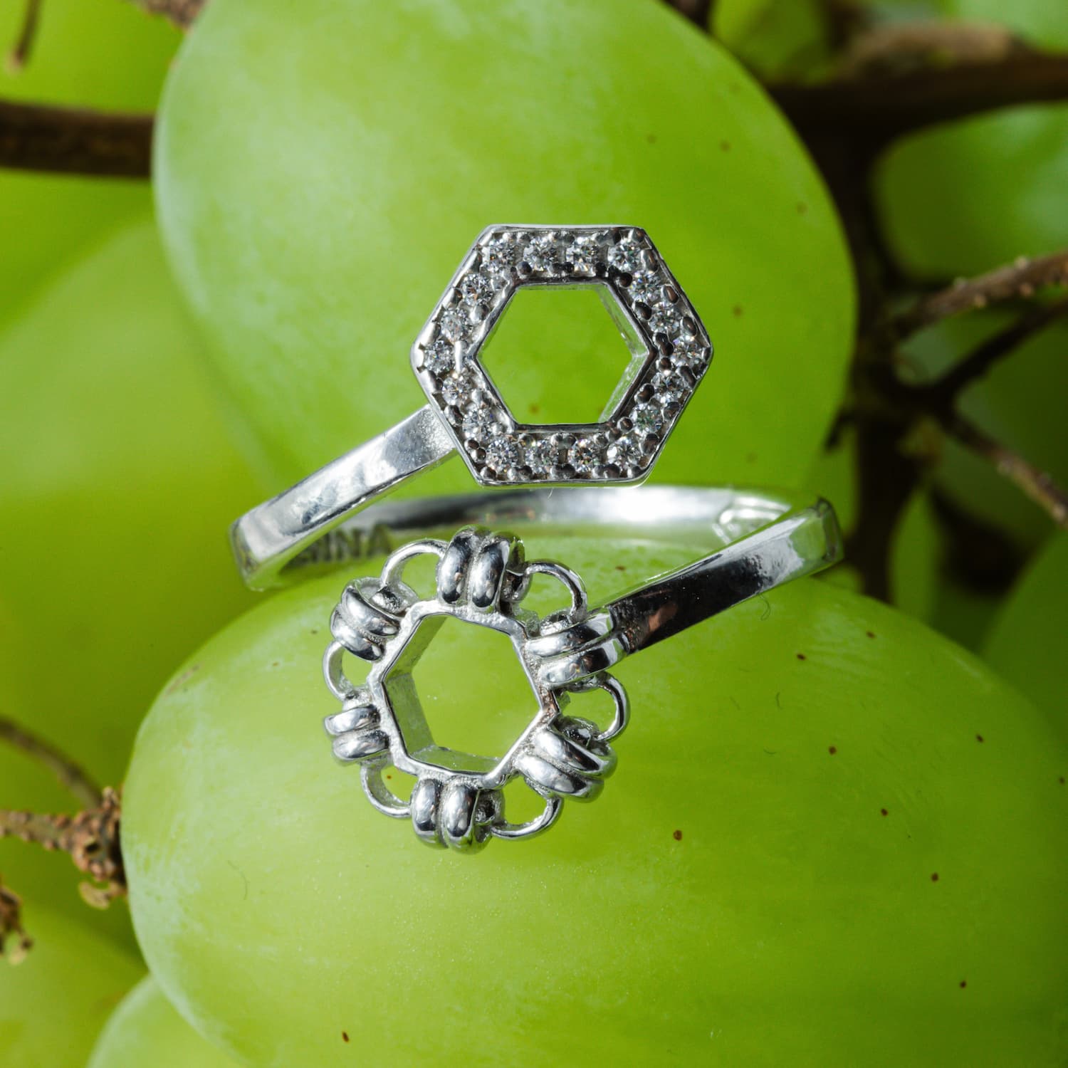 Anello Deco Statement in Rodio con Pavé