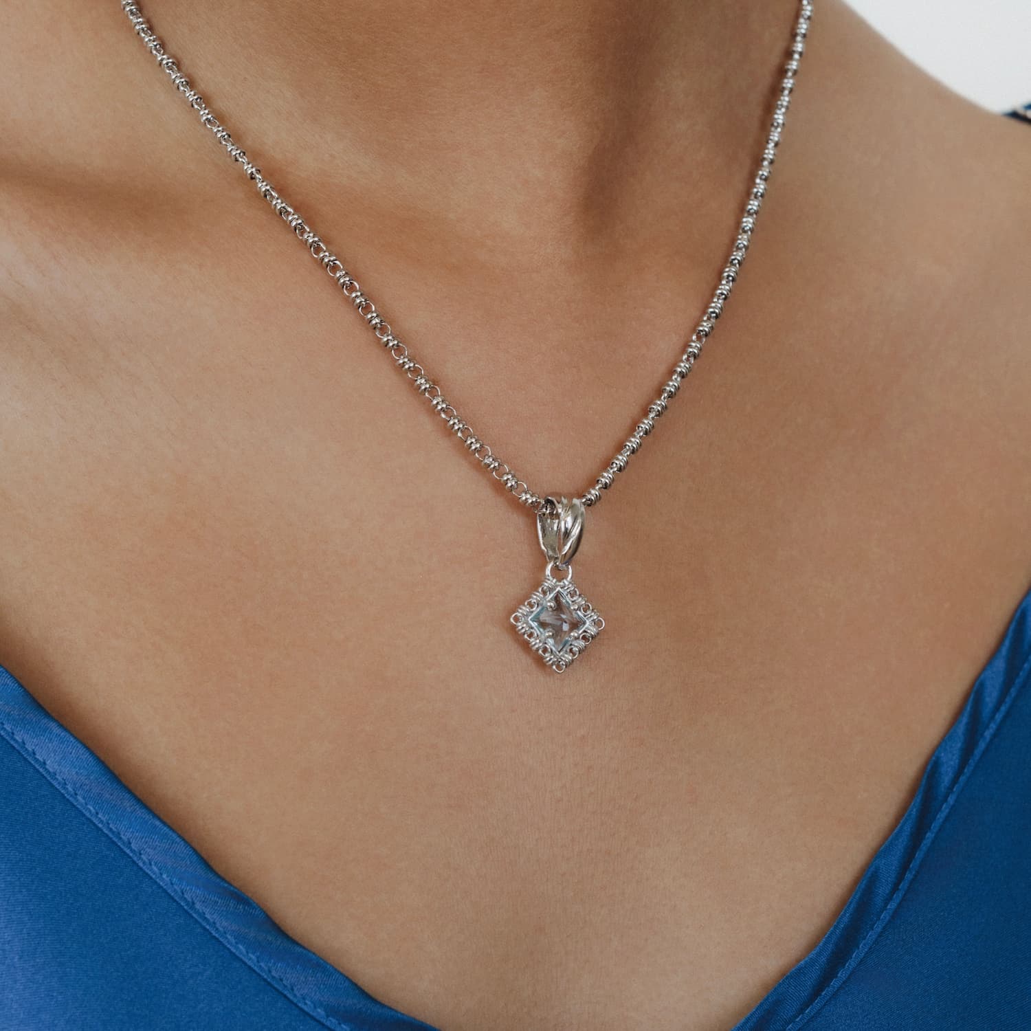 Pendente Quadra in Rodio con Topazio Azzurro, Piccolo