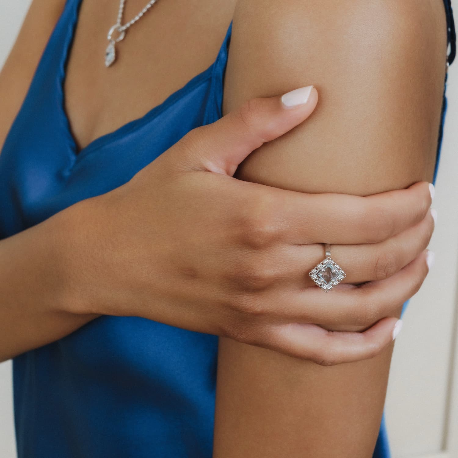 Anello Quadra in Rodio con Topazio Azzurro, Piccolo