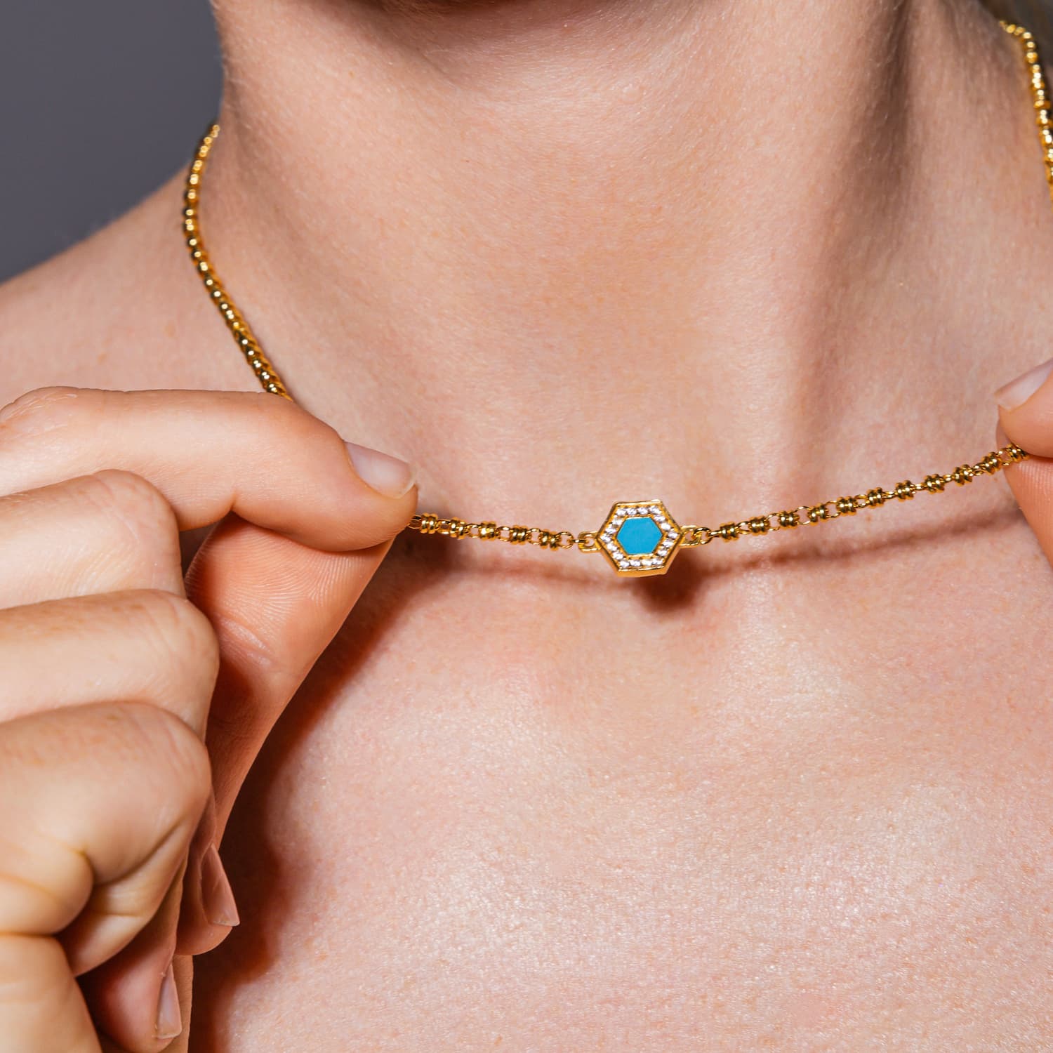 Collana Deco in Oro con Blu, Turchese & Pavé