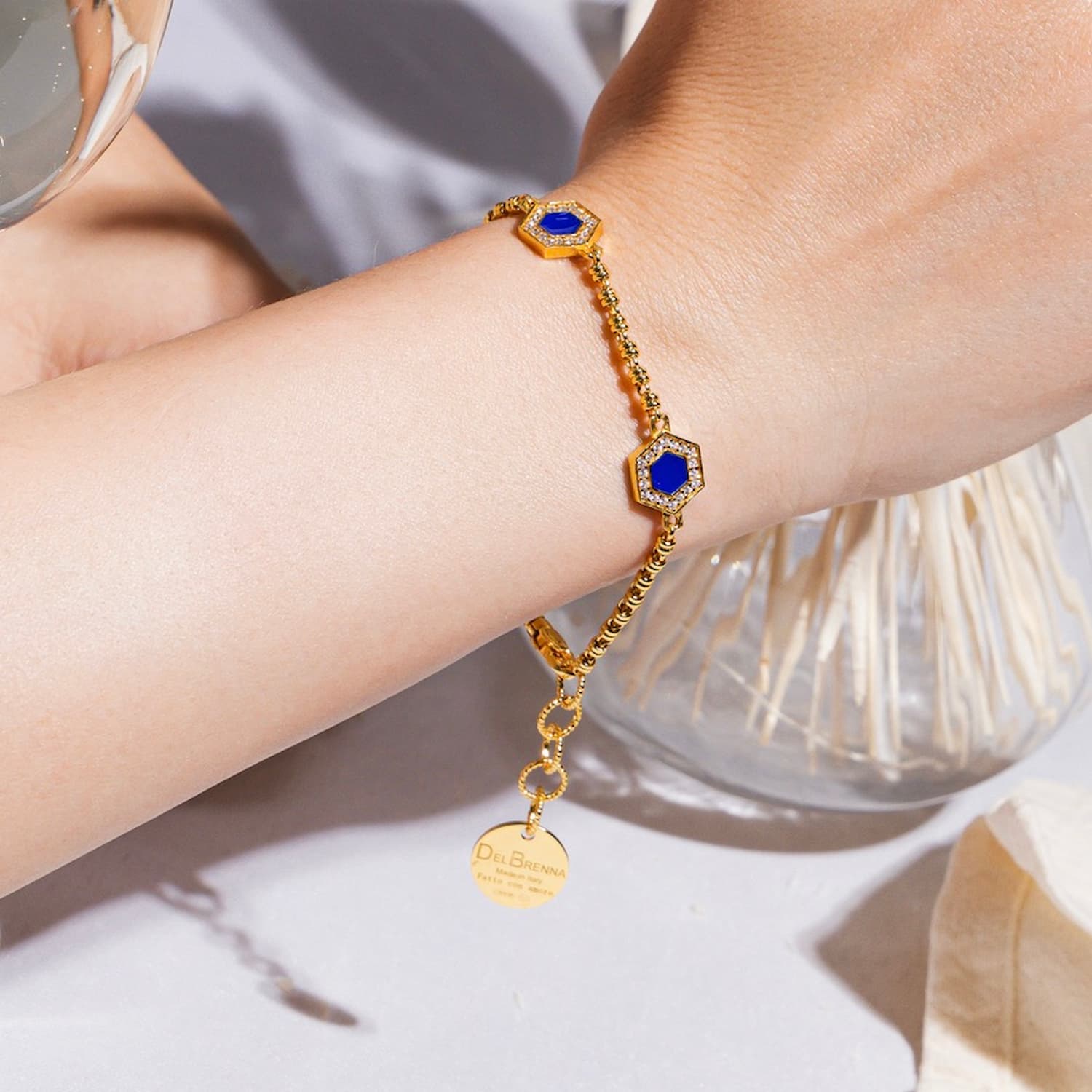 Bracciale Deco Statement in Oro con Blu, Turchese & Pavé
