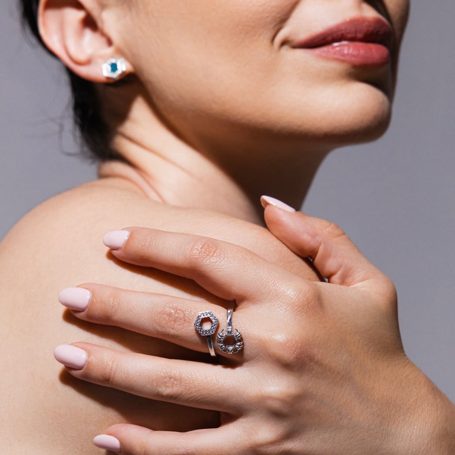 Anello Deco Statement in Rodio con Pavé