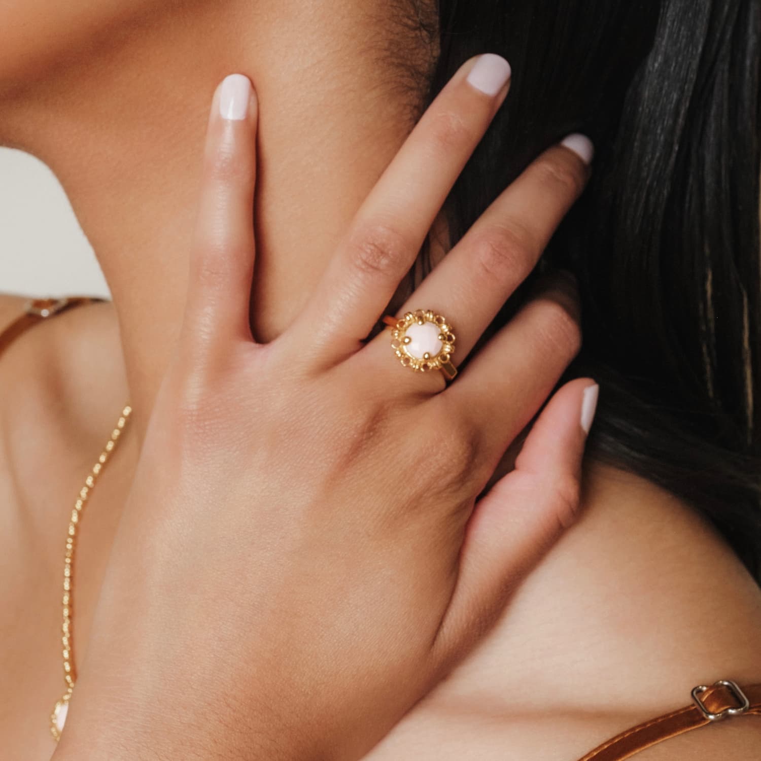 Anello Gemma in Oro con Corallo Rosa