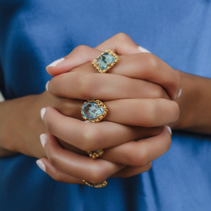 Anello Quadra in Oro con Topazio Azzurro