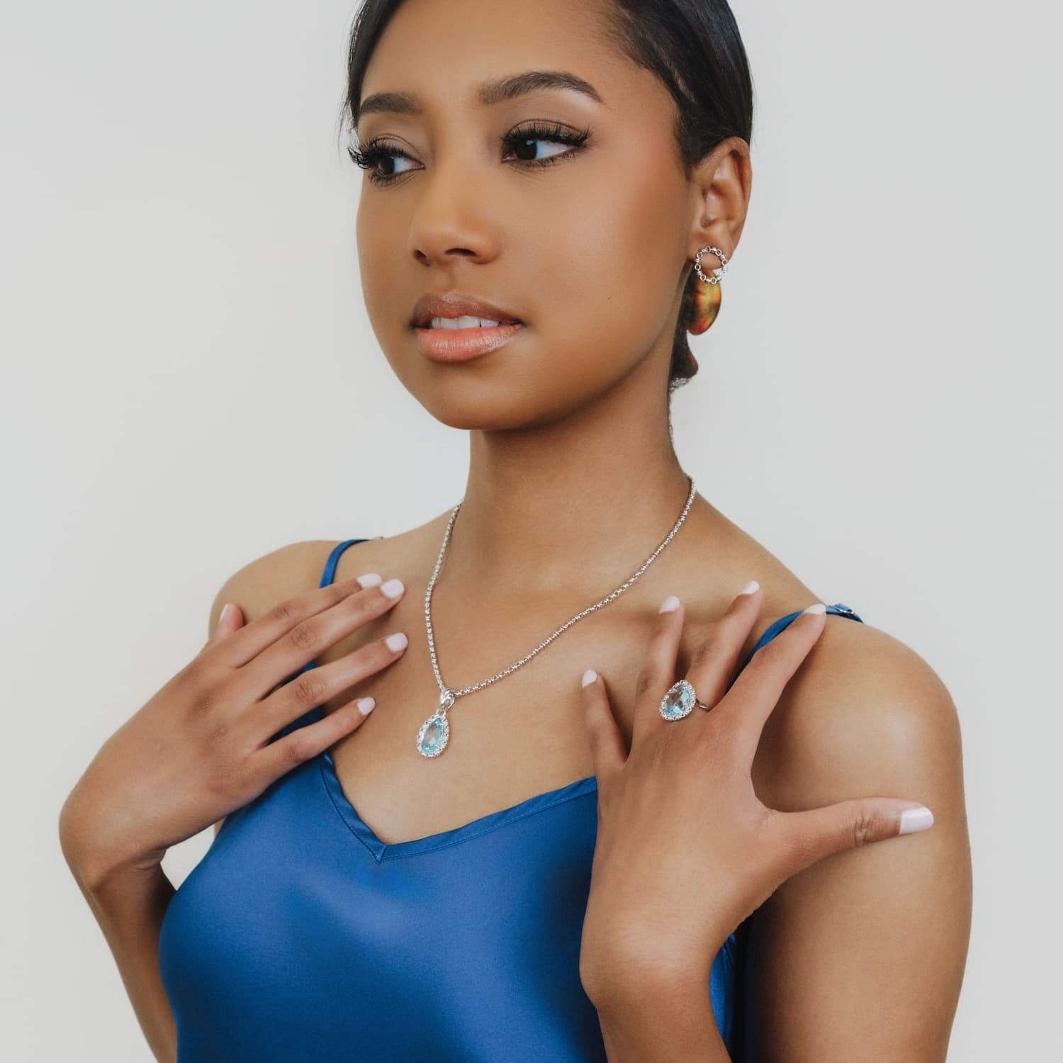 Pendente Goccia in Rodio con Topazio Azzurro, Piccolo