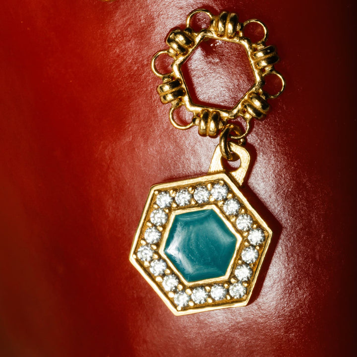 Orecchini Deco Statement in Oro con Verde & Pavé