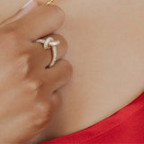 Anello Nodo in Oro Giallo 18K con Diamanti