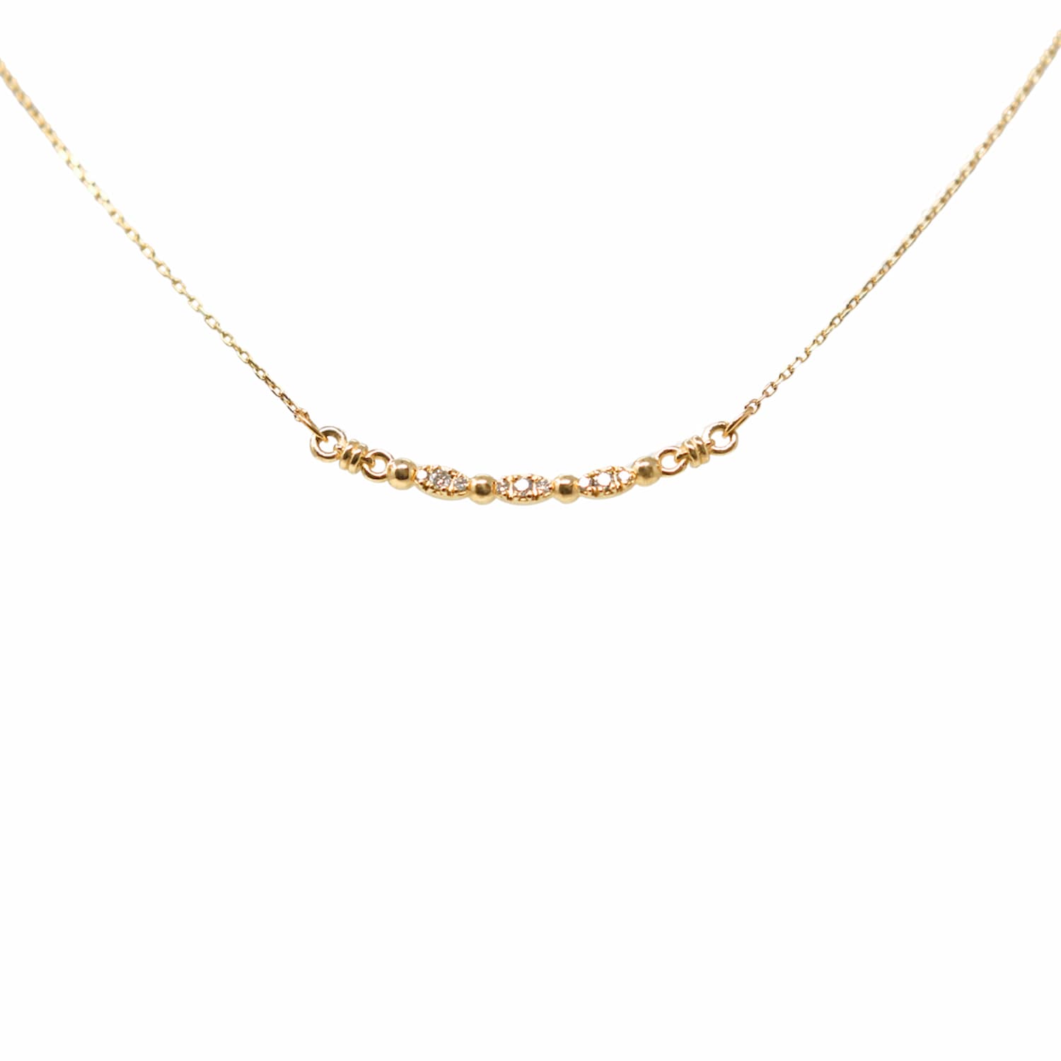 Collana Whisper Mezza Luna in Oro Giallo con Cluster di Diamanti
