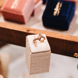 Anello Nodo in Oro Giallo 18K con Diamanti
