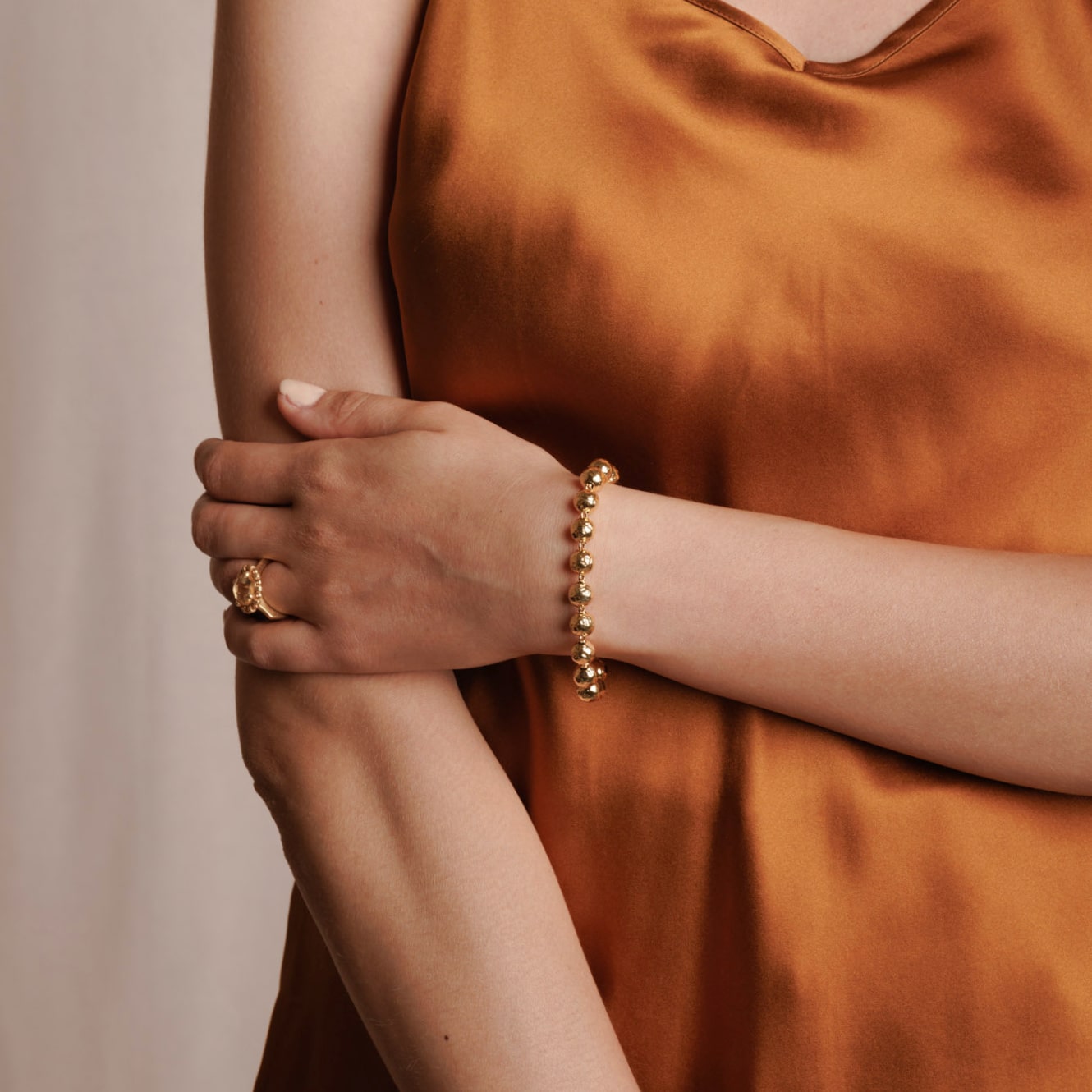 Bracciale Sfere Martellate 8mm in Oro